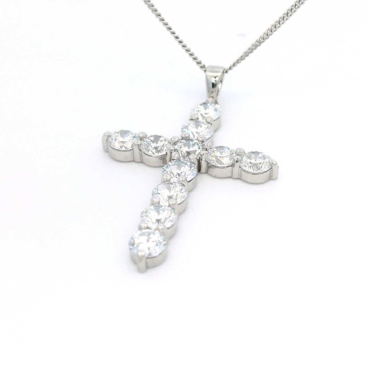 Cross diamond pendant