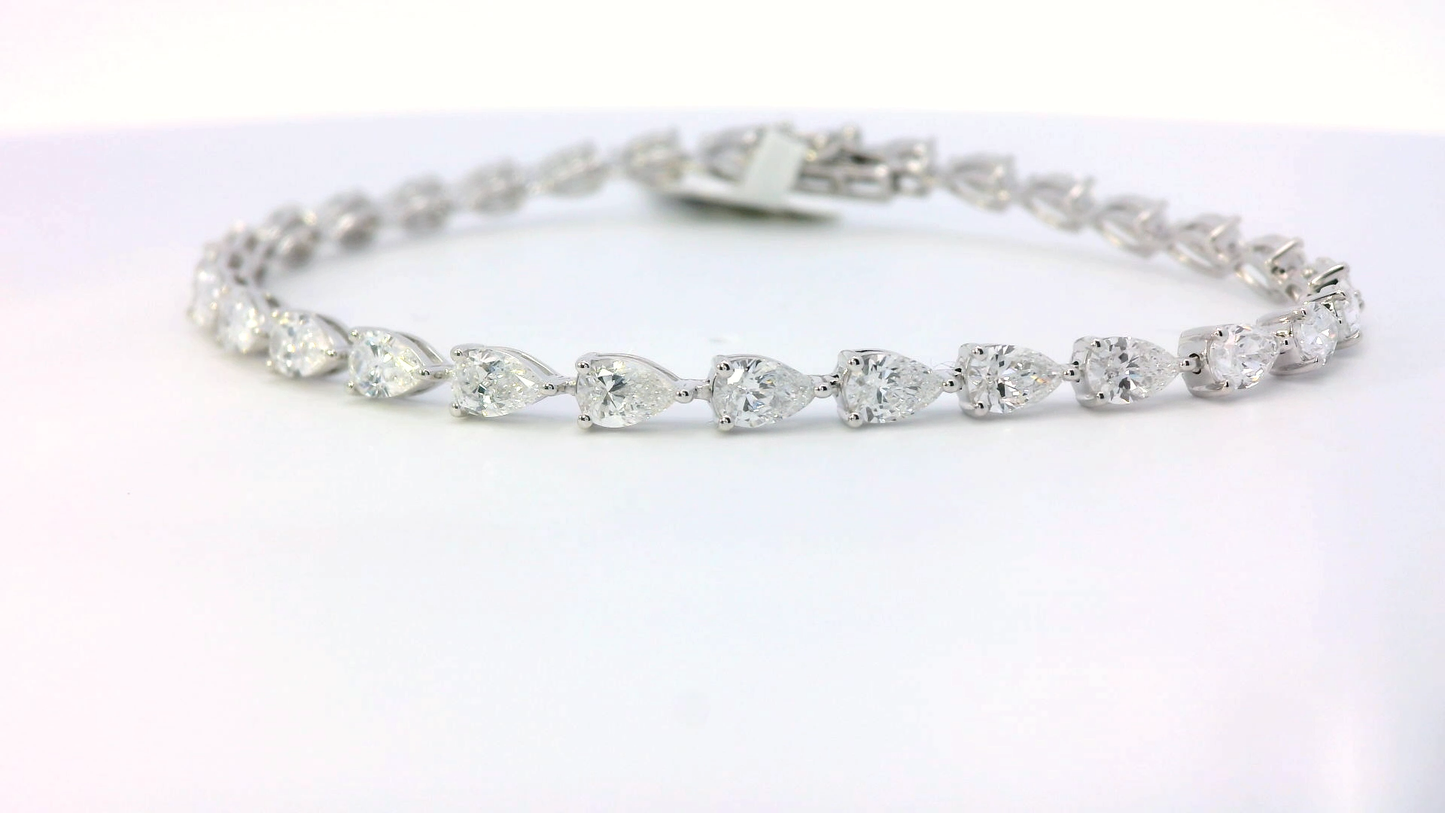 Lysandra pear shaped diamond bracelet detail, Luma Jewellery