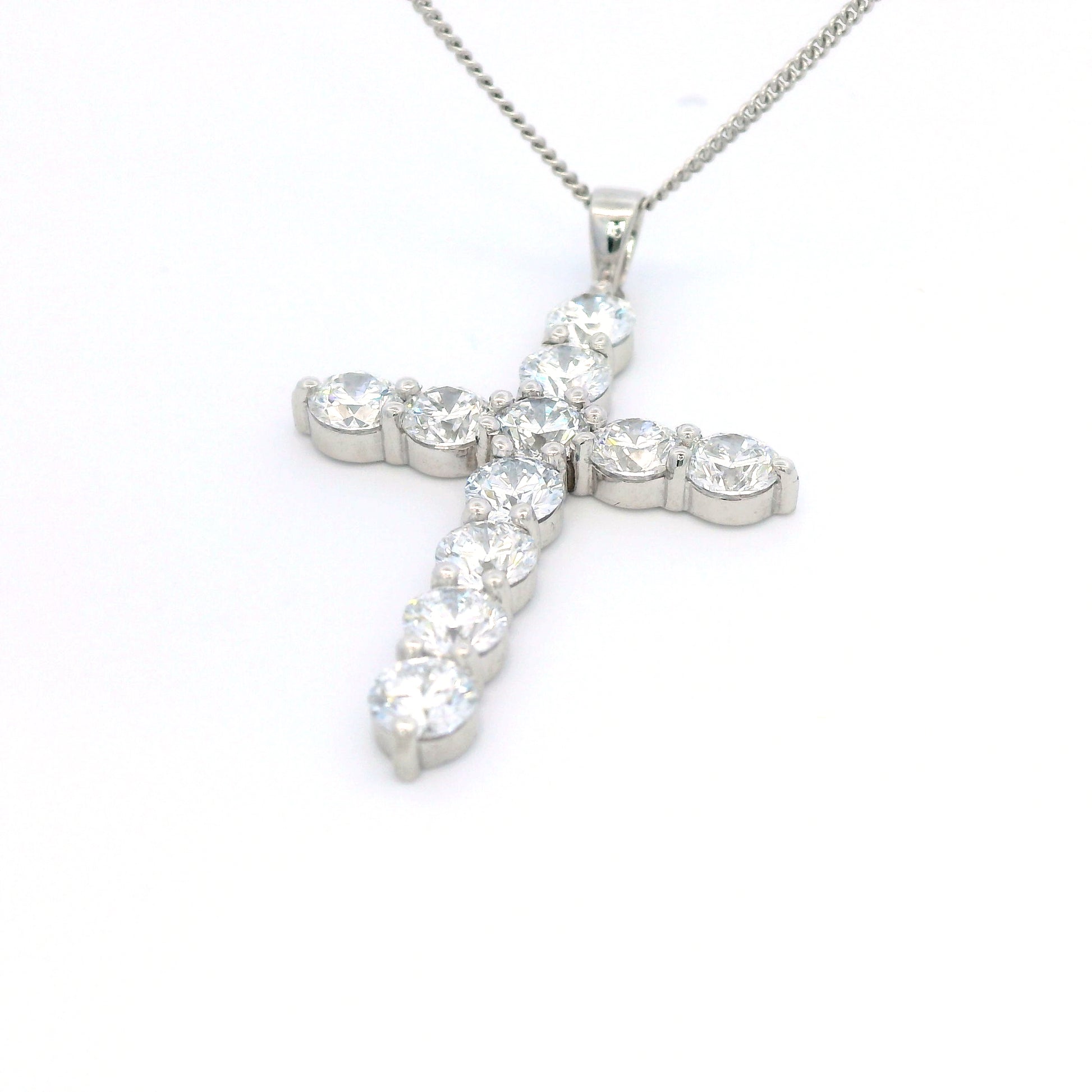 Cross diamond pendant
