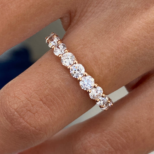 Aurela eternity ring, yellow gold, Luma Jewellery