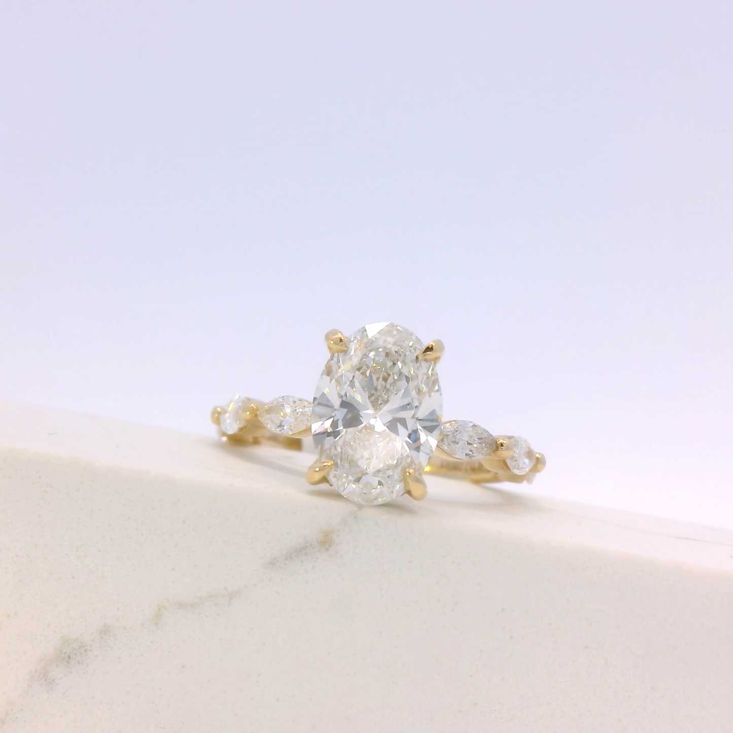 Eira Oval Diamond ring