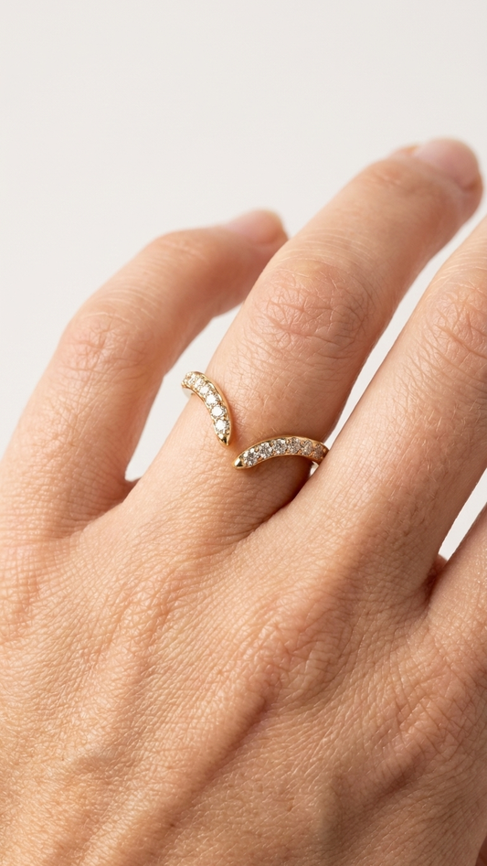 Caelia 'V' Ring