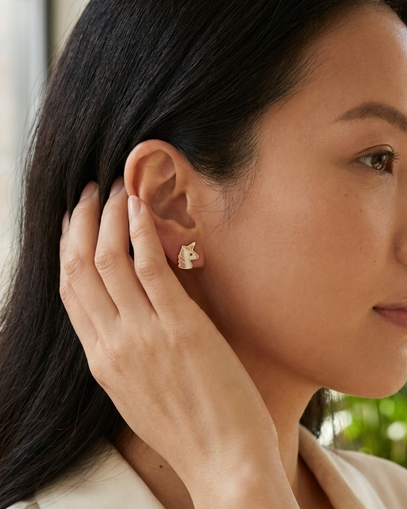Melis 9ct gold stud earrings