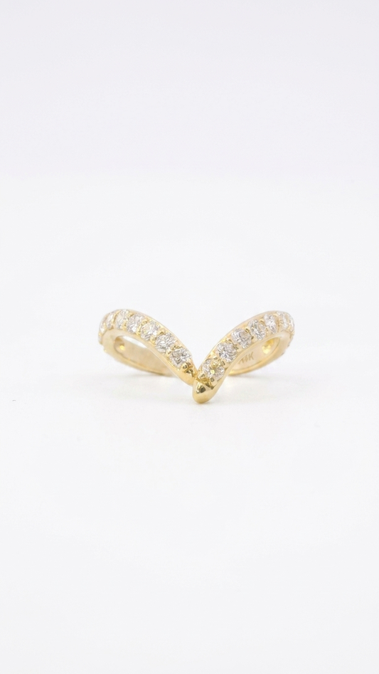 Neris 'V' Ring
