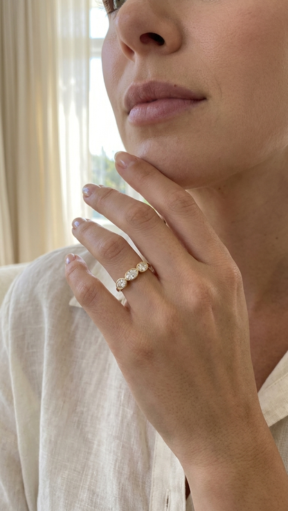 Zephyra Tri-Diamond Ring