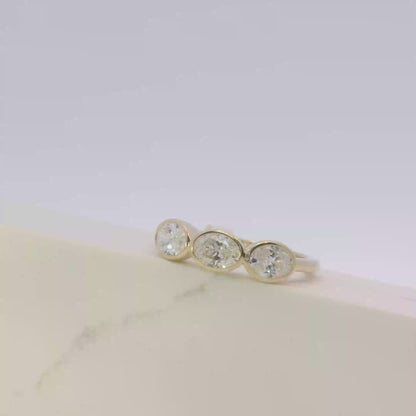 Zephyra Tri-Diamond Ring