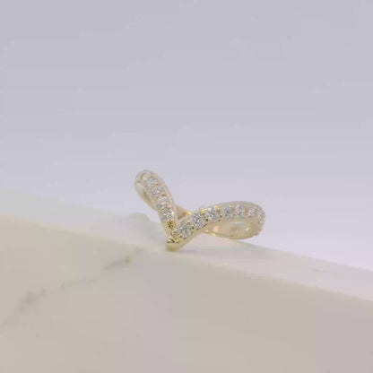 Neris 'V' Ring